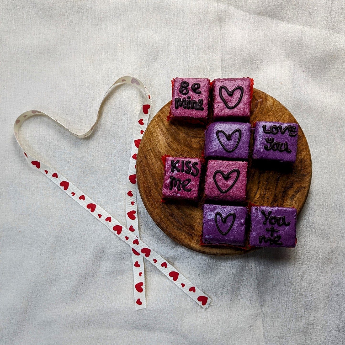 Vanilla Love Heart Cake Bites - Pack of 8