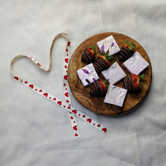 LURVE Box - Champagne Marshmallows and Chocolate Dipped Strawberries