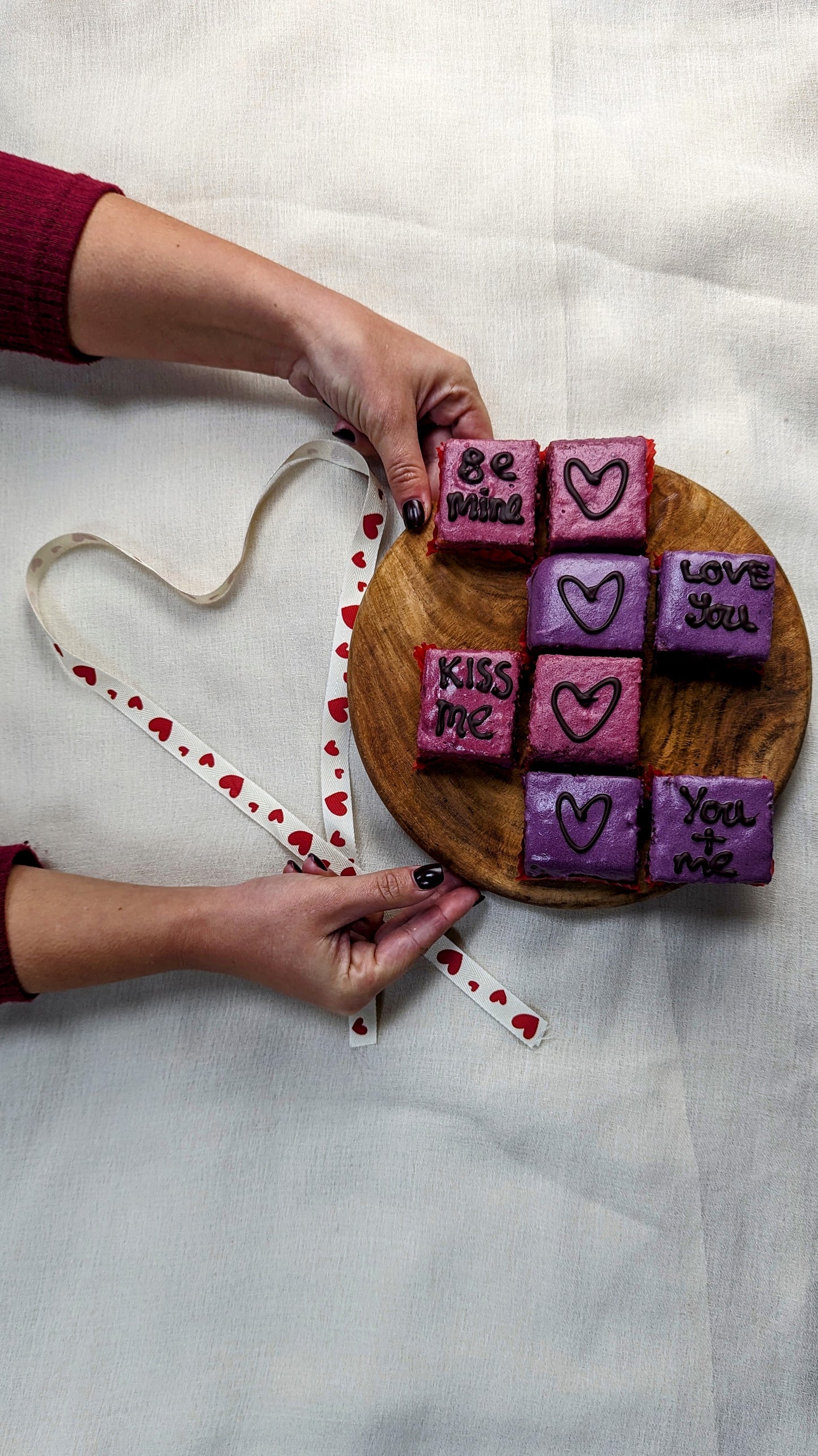 Vanilla Love Heart Cake Bites - Pack of 8